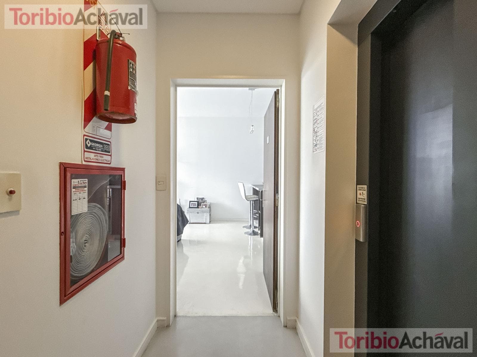 REPRICED. Praia 10, Portezuelo, Nordelta—For Sale with Rent, 3 bedrooms, overlooking Central Nordelta Lake, with garage