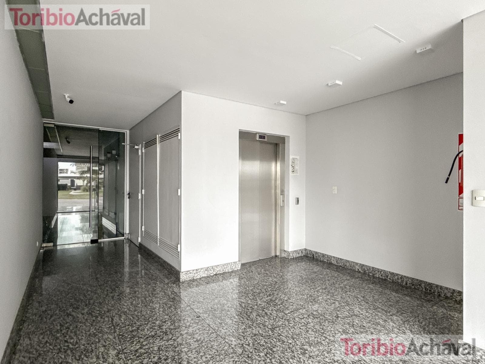 REPRICED. Praia 10, Portezuelo, Nordelta—For Sale with Rent, 3 bedrooms, overlooking Central Nordelta Lake, with garage