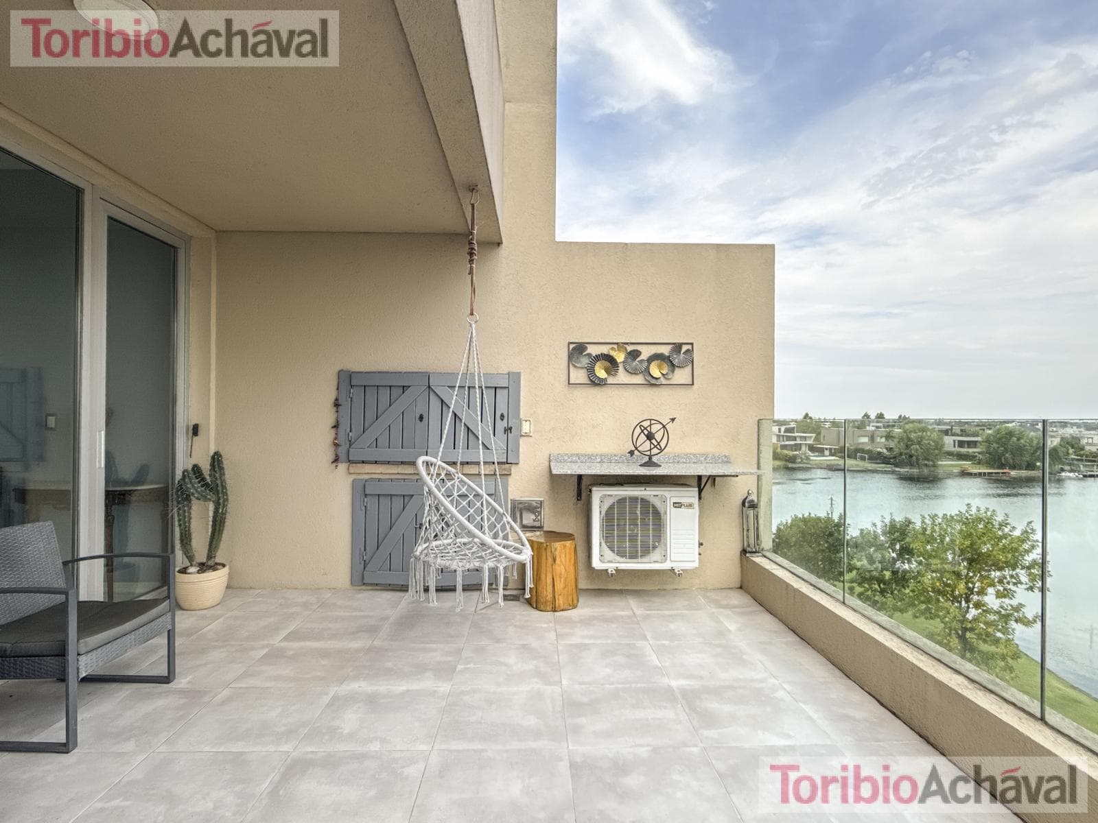 REPRICED. Praia 10, Portezuelo, Nordelta—For Sale with Rent, 3 bedrooms, overlooking Central Nordelta Lake, with garage