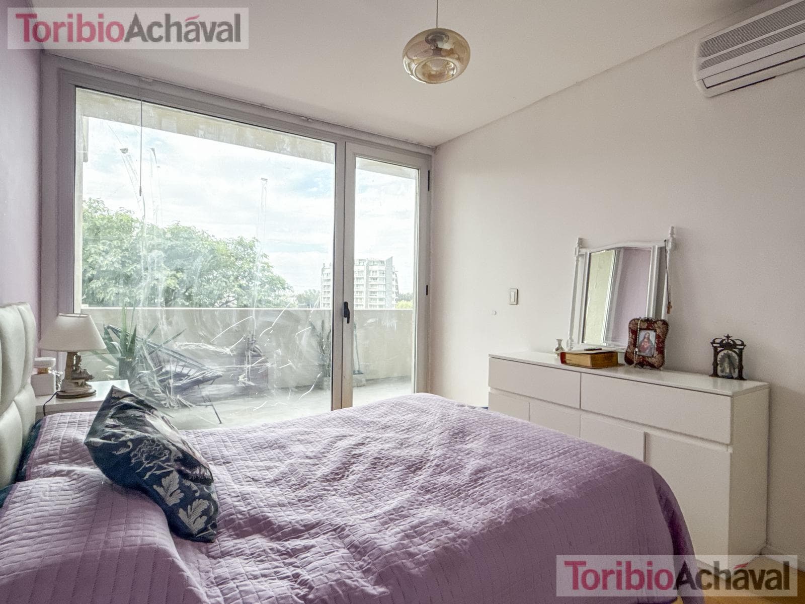 REPRICED. Praia 10, Portezuelo, Nordelta—For Sale with Rent, 3 bedrooms, overlooking Central Nordelta Lake, with garage