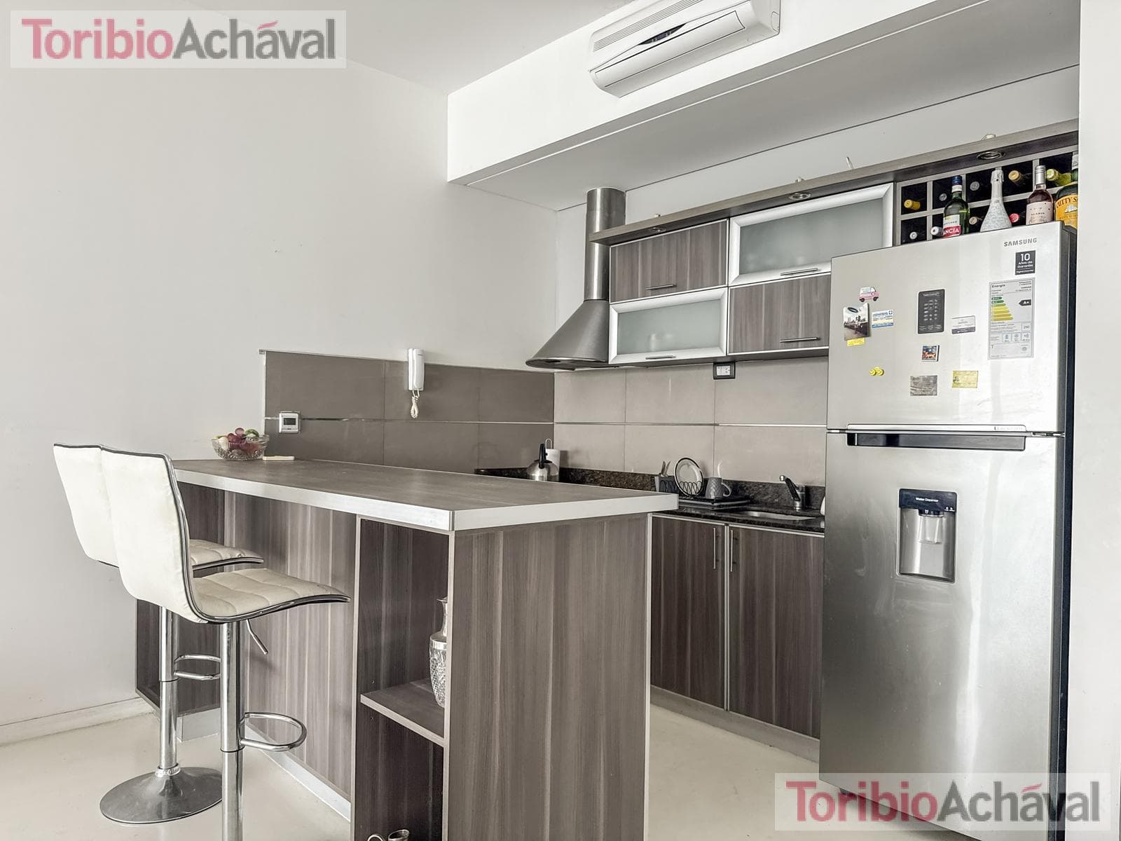 REPRICED. Praia 10, Portezuelo, Nordelta—For Sale with Rent, 3 bedrooms, overlooking Central Nordelta Lake, with garage