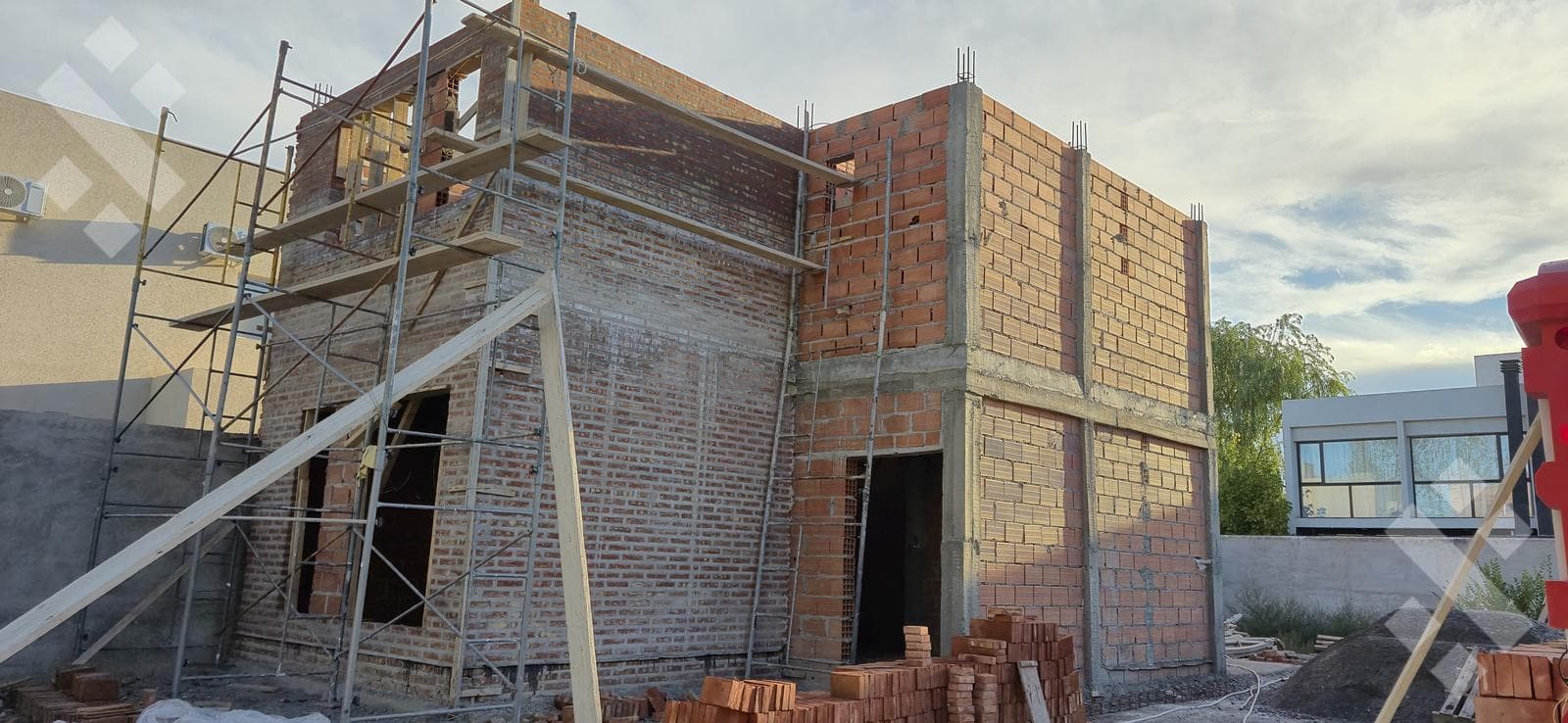 FOR SALE: 2-BEDROOM DUPLEX OFFICE | RINCÓN LINDO NEIGHBORHOOD - CIPOLLETTI | UNDER CONSTRUCTION