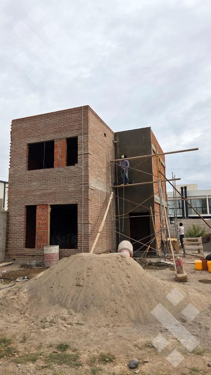 FOR SALE: 2-BEDROOM DUPLEX OFFICE | RINCÓN LINDO NEIGHBORHOOD - CIPOLLETTI | UNDER CONSTRUCTION