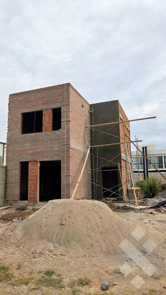 FOR SALE: 2-BEDROOM DUPLEX OFFICE | RINCÓN LINDO NEIGHBORHOOD - CIPOLLETTI | UNDER CONSTRUCTION