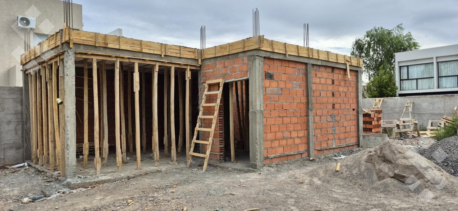 FOR SALE: 2-BEDROOM DUPLEX OFFICE | RINCÓN LINDO NEIGHBORHOOD - CIPOLLETTI | UNDER CONSTRUCTION