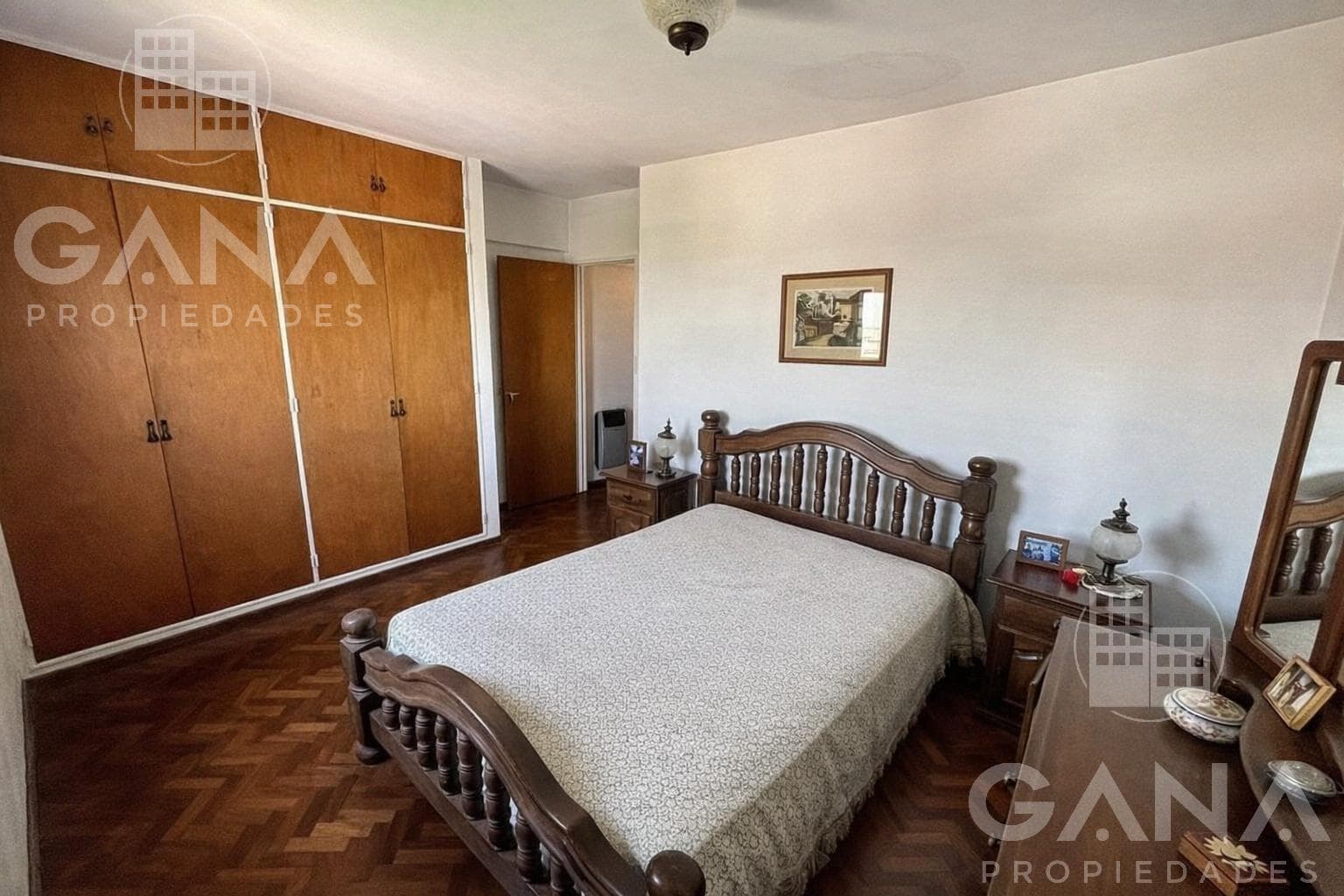 FOR SALE: 3-bedroom apartment with a balcony and a view of the river
