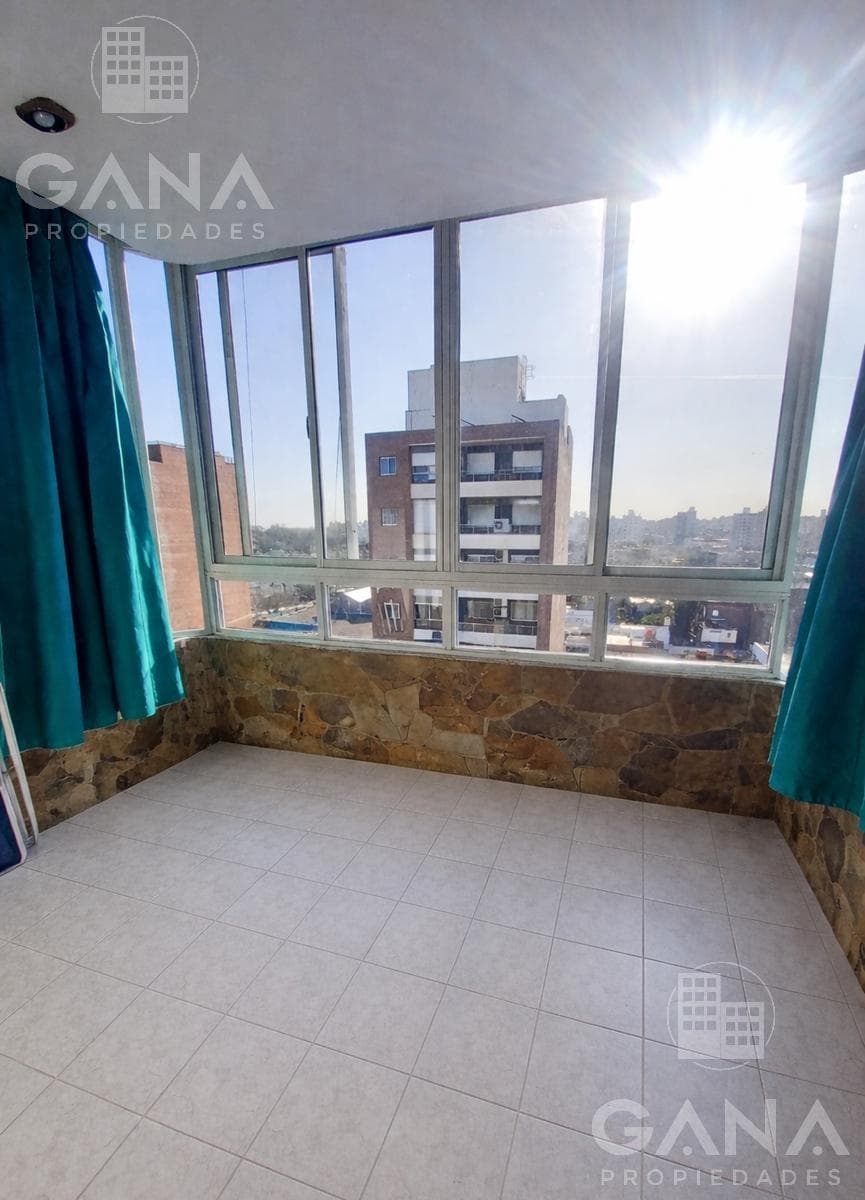FOR SALE: 3-bedroom apartment with a balcony and a view of the river