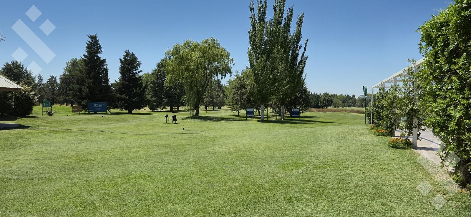 FOR SALE: 800 M2 INLAND LOT | COMAHUE GOLF CLUB, NEUQUÉN | DEED | COMPACTED | APPROVED PLANS
