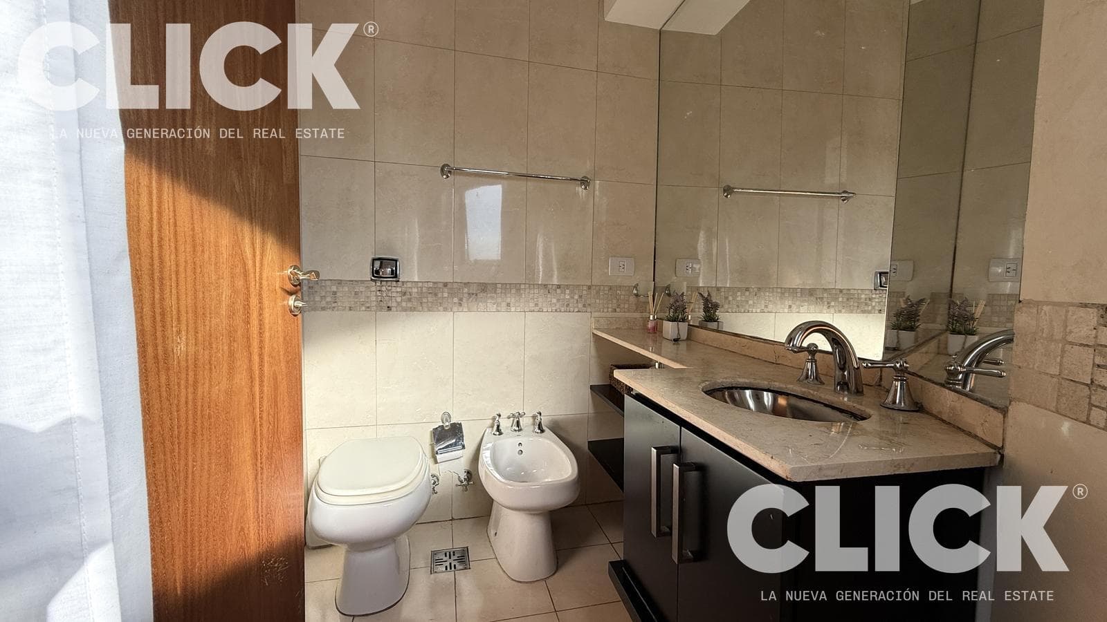Apartment for SALE: DUPLEX in PARQUE CENTENARIO—4 ROOMS, BRIGHT and SURROUNDED BY GREENERY in Villa Crespo