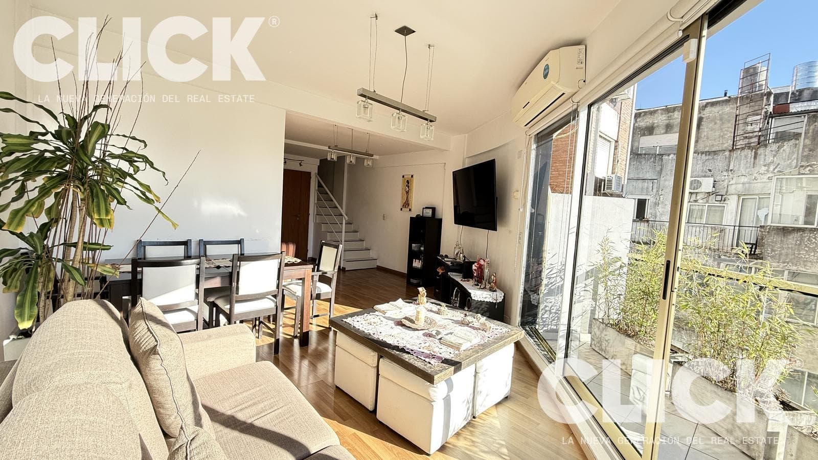 Apartment for SALE: DUPLEX in PARQUE CENTENARIO—4 ROOMS, BRIGHT and SURROUNDED BY GREENERY in Villa Crespo