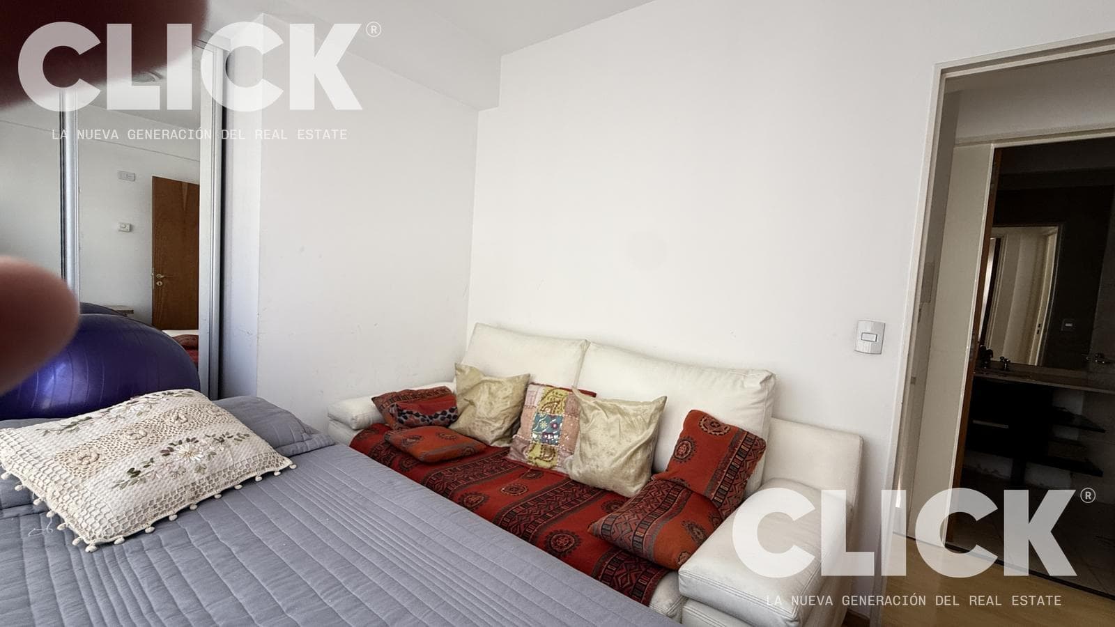 Apartment for SALE: DUPLEX in PARQUE CENTENARIO—4 ROOMS, BRIGHT and SURROUNDED BY GREENERY in Villa Crespo
