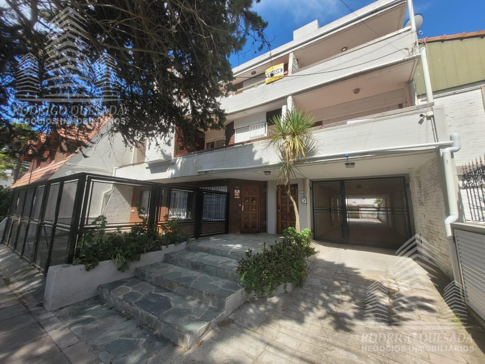 Spacious apartment with a garage—great location!!