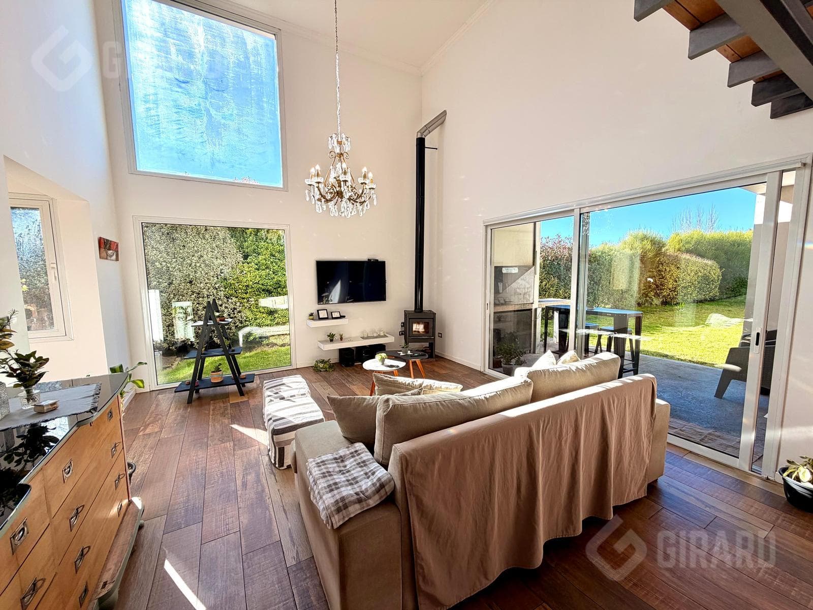 4-room house with a heated pool for sale in the Arenas del Sur gated community