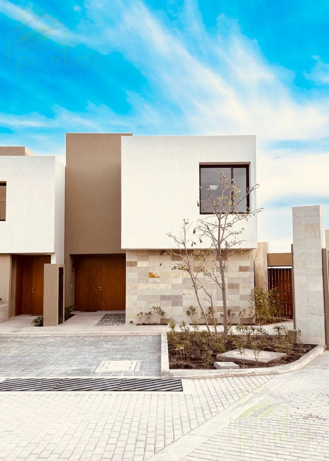 House with a Bedroom on the Ground Floor Studio, For Sale in Juriquilla, Querétaro