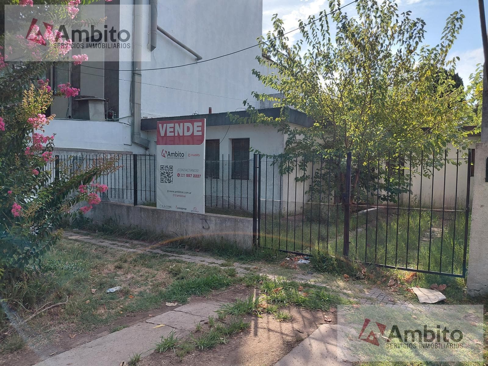 House/lot in City Bell. Commercial