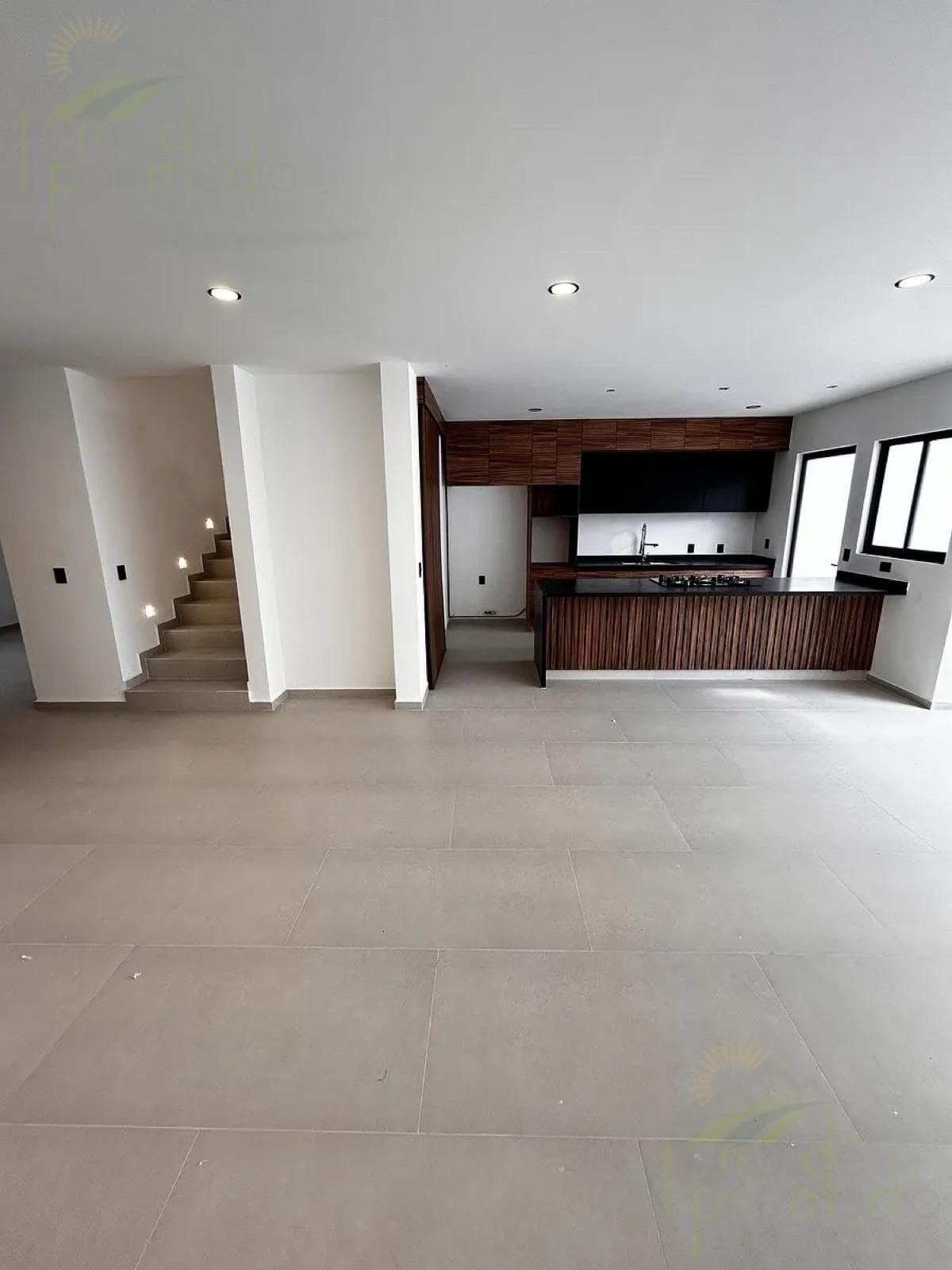House with a Bedroom on the Ground Floor and a Roof Garden, Juriquilla