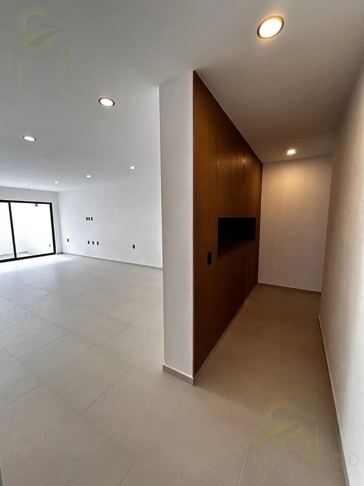 House with a Bedroom on the Ground Floor and a Roof Garden, Juriquilla