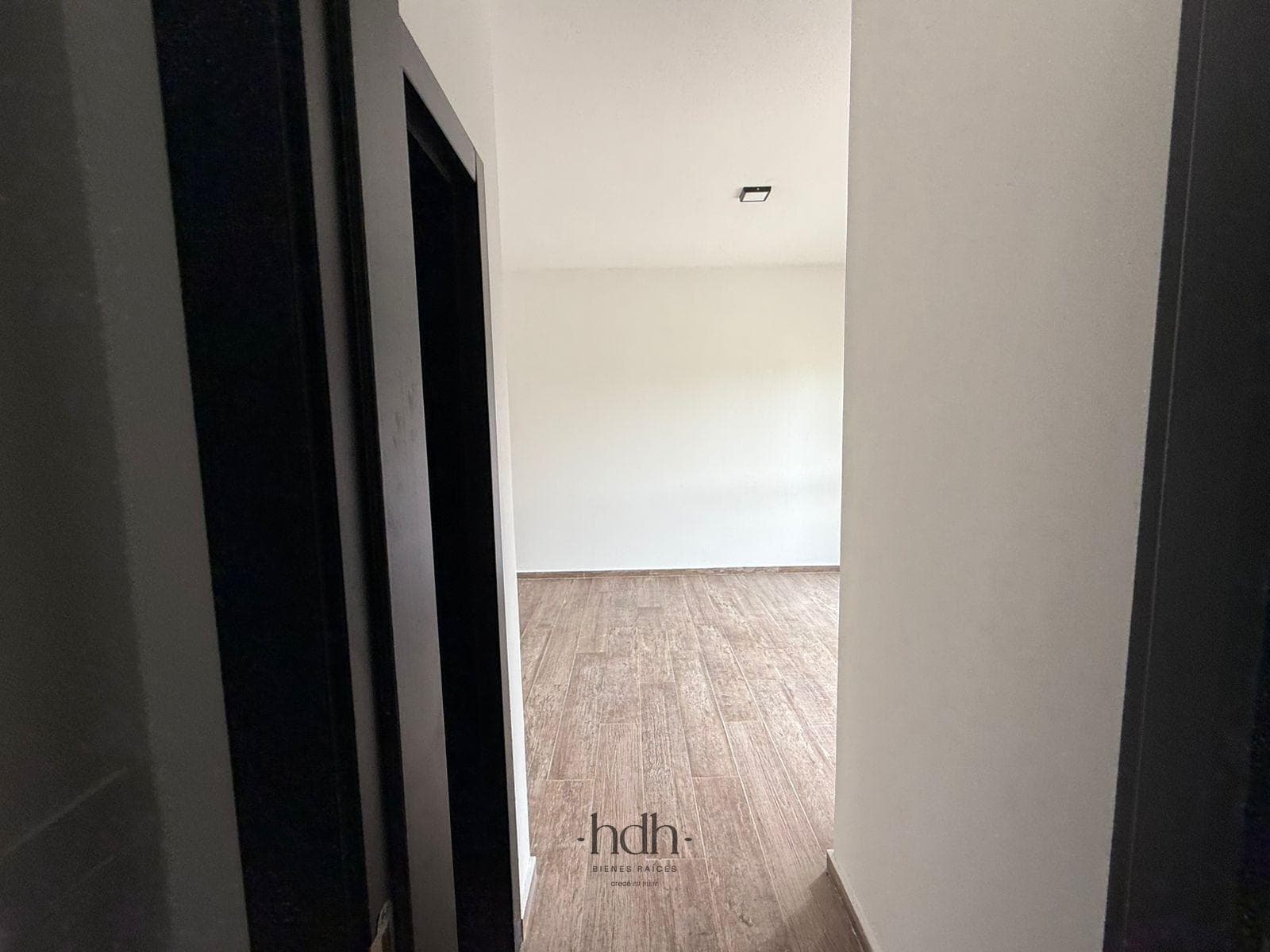 House for sale in Docta: 2 bedrooms, 1 bathroom, with a pool and 24-hour security