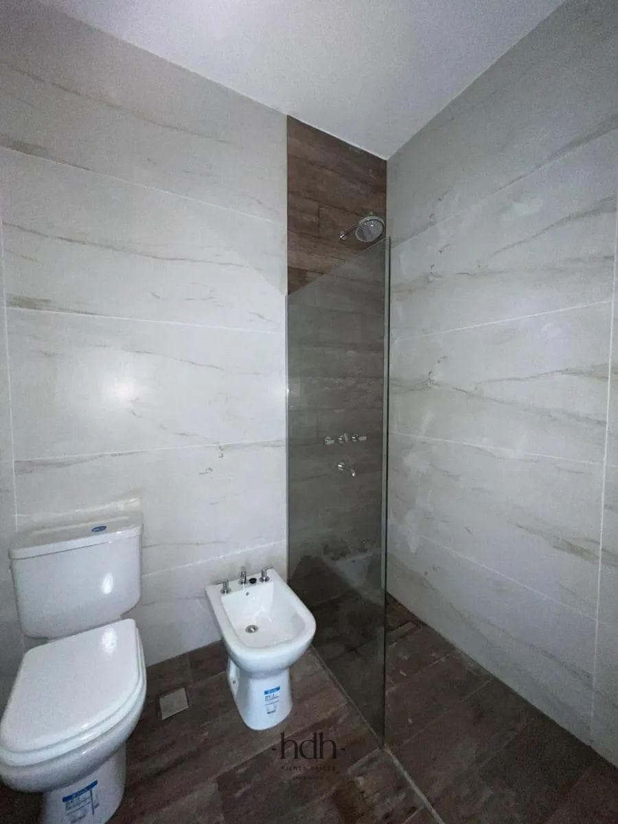 House for sale in Docta: 2 bedrooms, 1 bathroom, with a pool and 24-hour security