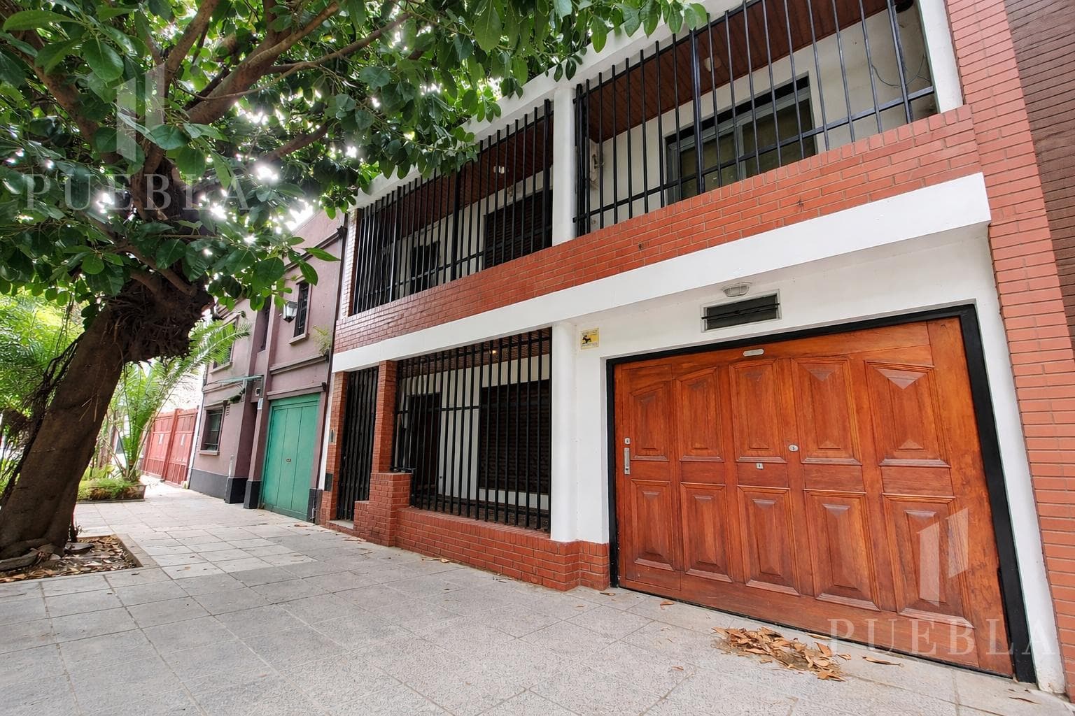 Casa en Venta con Cochera, Parque, Quincho y 4 Dormitorios – San Cristóba