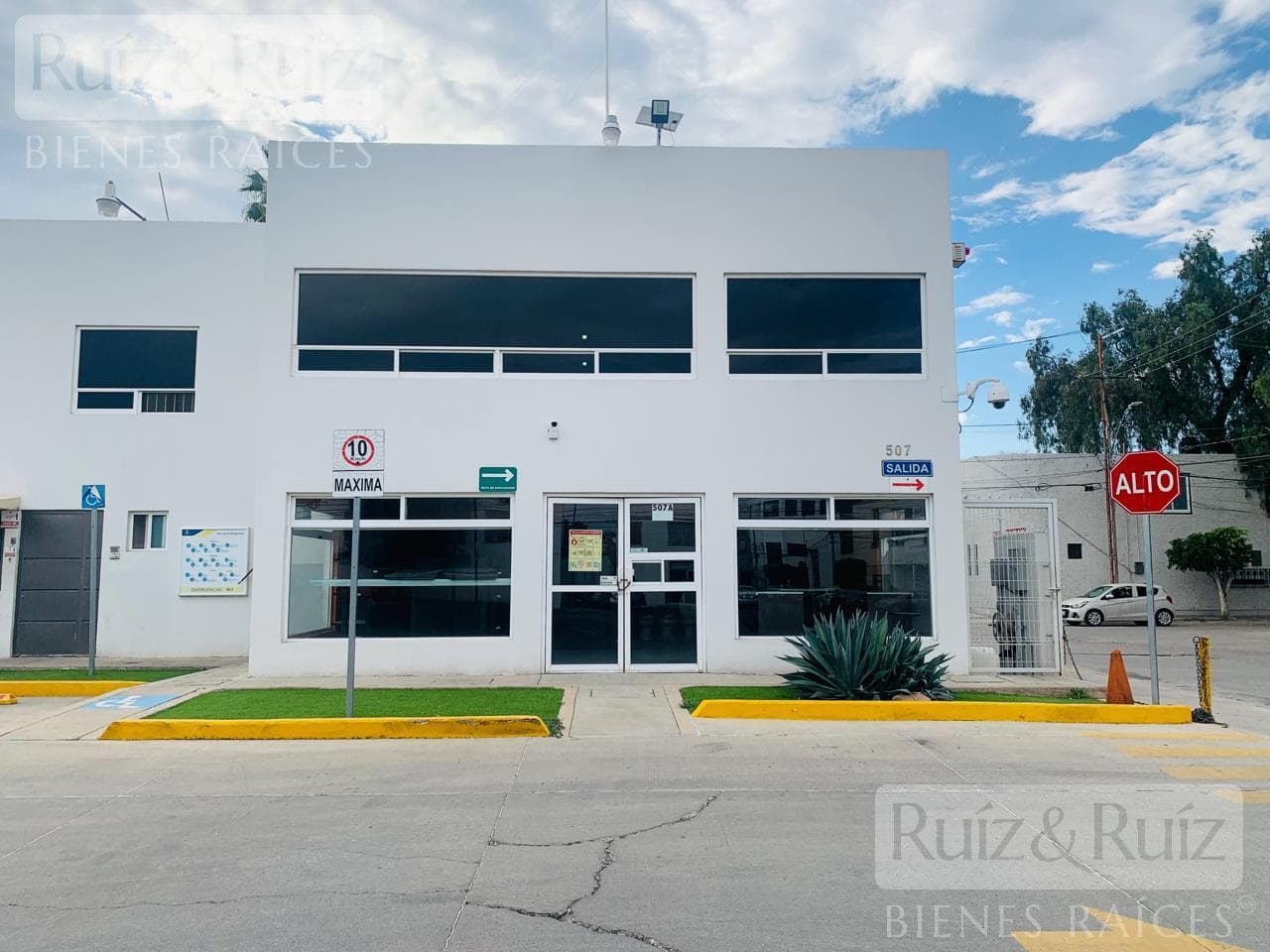 COMMERCIAL SPACE FOR RENT, LOS PARAISOS, NORTHERN AREA
