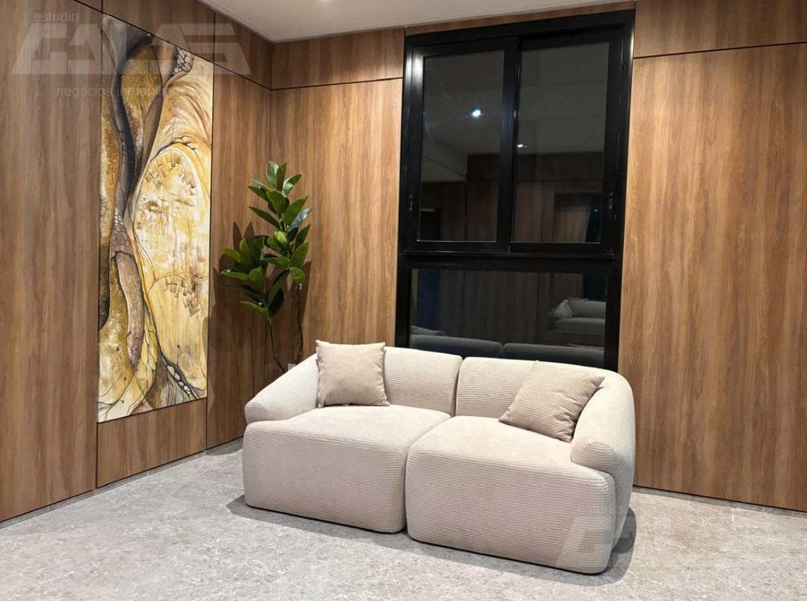 Luxury 150 m² apartment with a terrace, hot tub, and private grill.