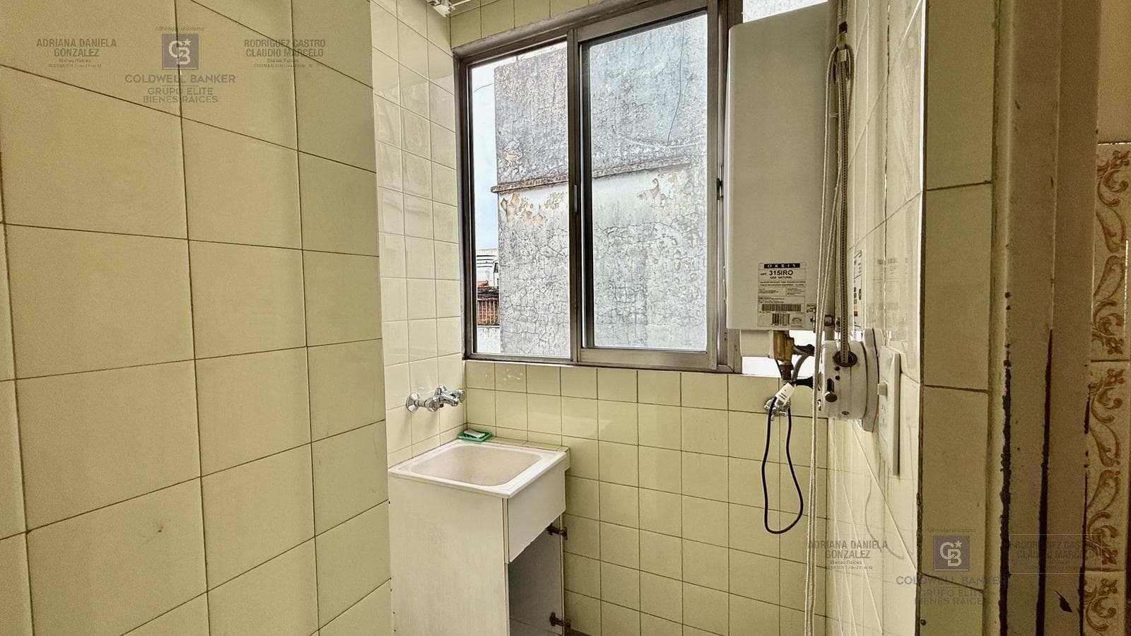 4-Room Apartment for Sale with Balcony and Storage Room in Caballito