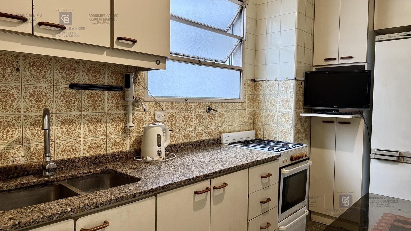 4-Room Apartment for Sale with Balcony and Storage Room in Caballito
