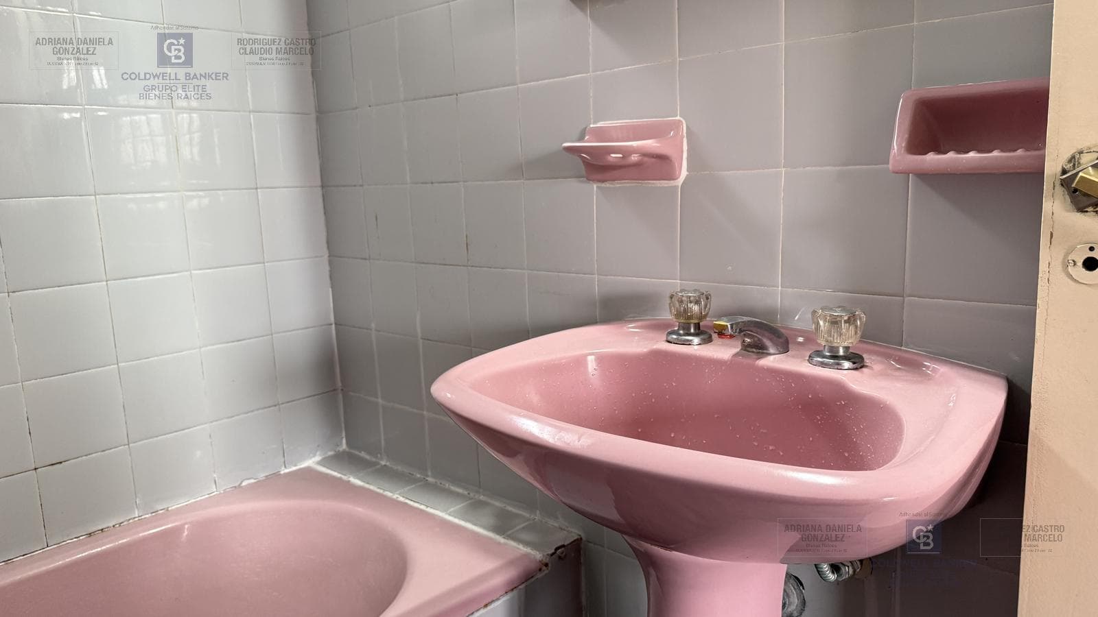4-Room Apartment for Sale with Balcony and Storage Room in Caballito