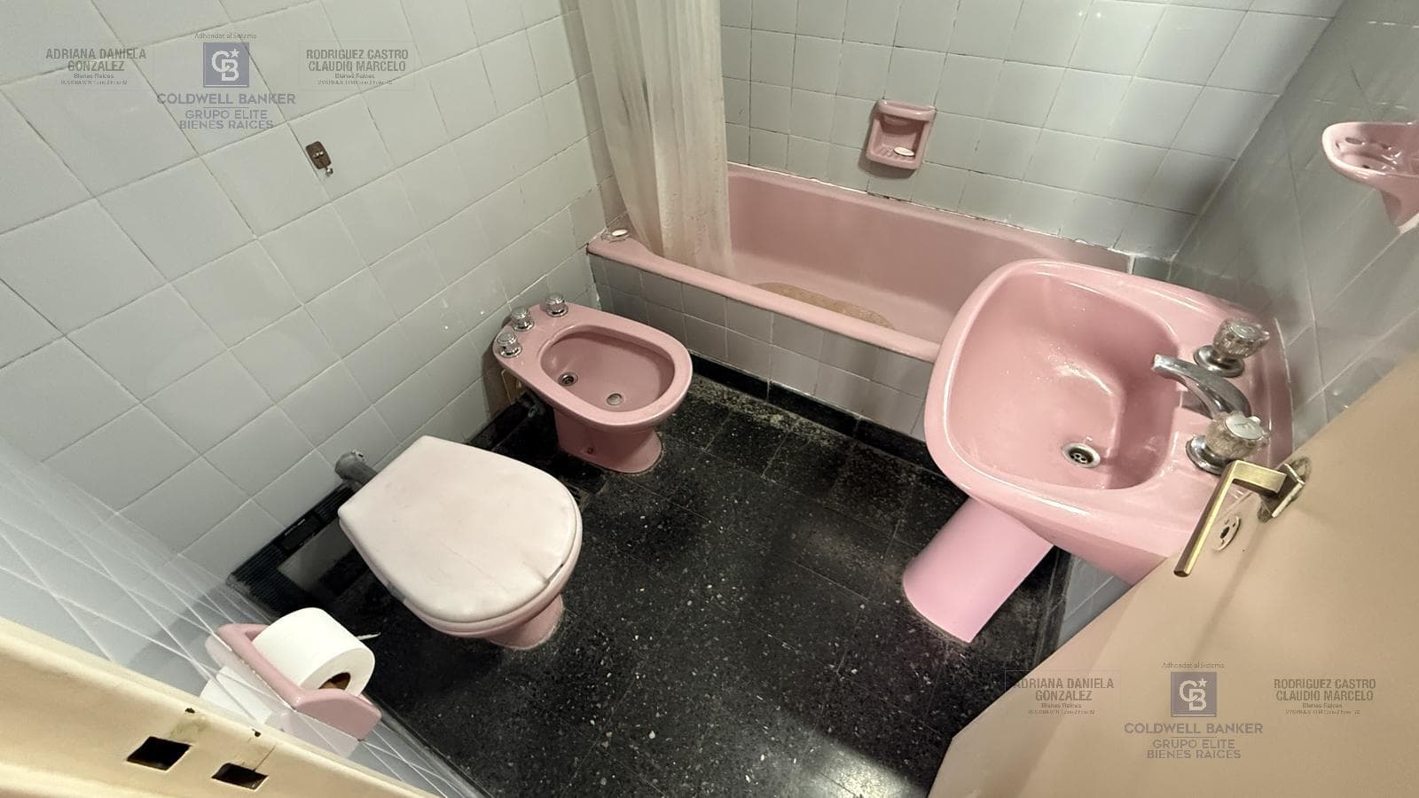 4-Room Apartment for Sale with Balcony and Storage Room in Caballito
