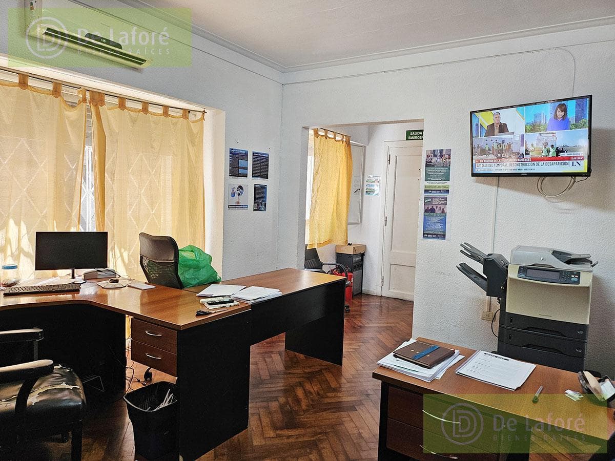 FOR RENT—House/Office—Professional Use, 4 rooms in Beccar, excellent location.