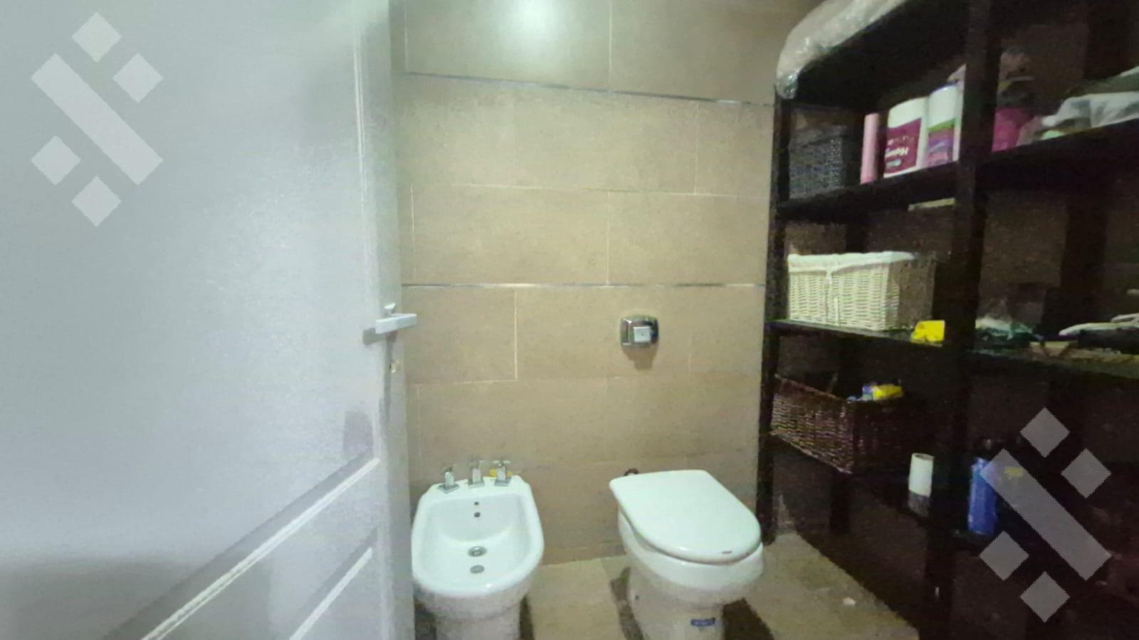 FOR SALE (EXCLUSIVE) 3-BEDROOM HOUSE + SWIMMING POOL - CONFLUENCIA RURAL NEIGHBORHOOD, NEUQUÉN