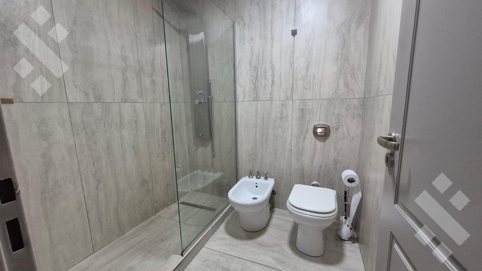 FOR SALE (EXCLUSIVE) 3-BEDROOM HOUSE + SWIMMING POOL - CONFLUENCIA RURAL NEIGHBORHOOD, NEUQUÉN