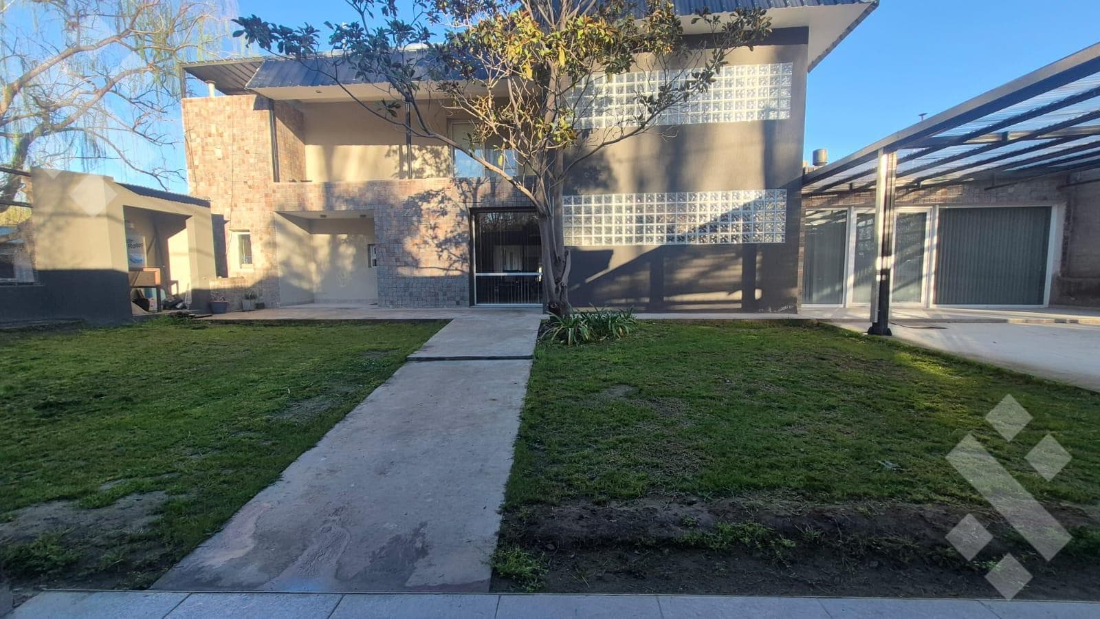 FOR SALE (EXCLUSIVE) 3-BEDROOM HOUSE + SWIMMING POOL - CONFLUENCIA RURAL NEIGHBORHOOD, NEUQUÉN