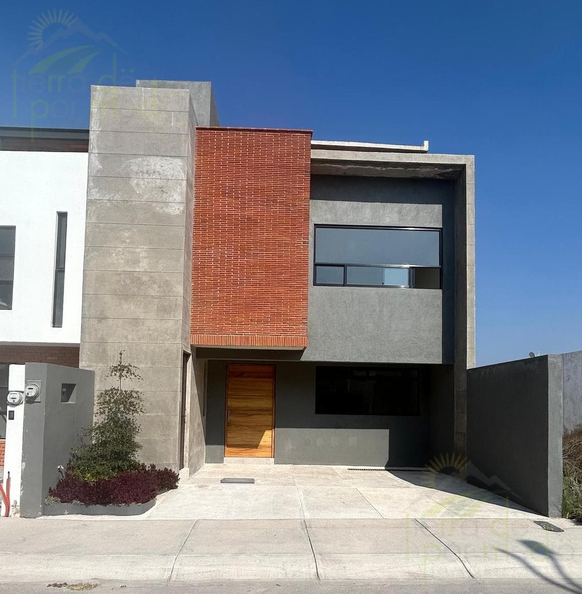 House for sale with 4 bedrooms, one on the ground floor