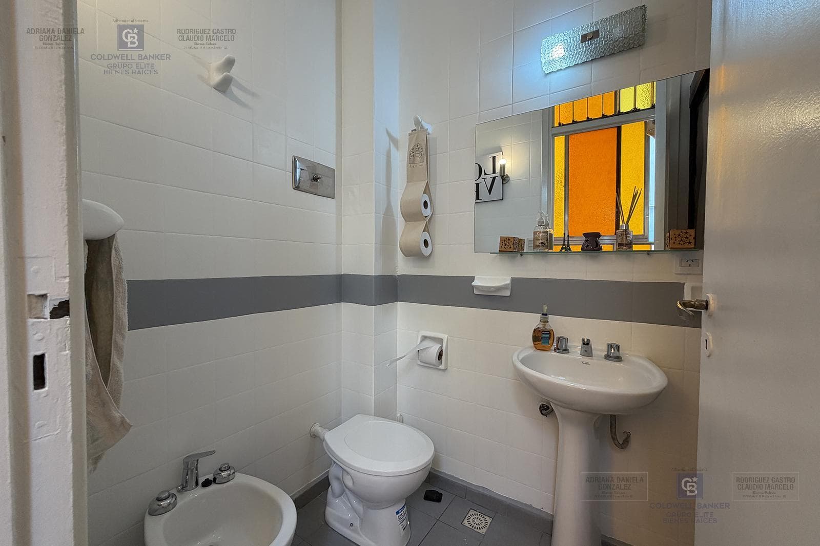 3-room apartment for sale in the Floresta neighborhood.