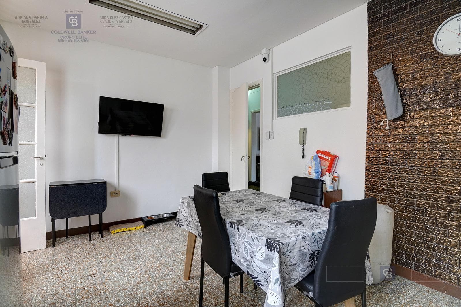 3-room apartment for sale in the Floresta neighborhood.