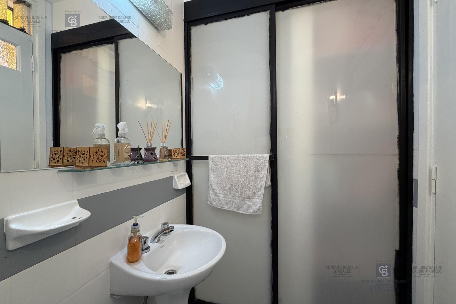 3-room apartment for sale in the Floresta neighborhood.