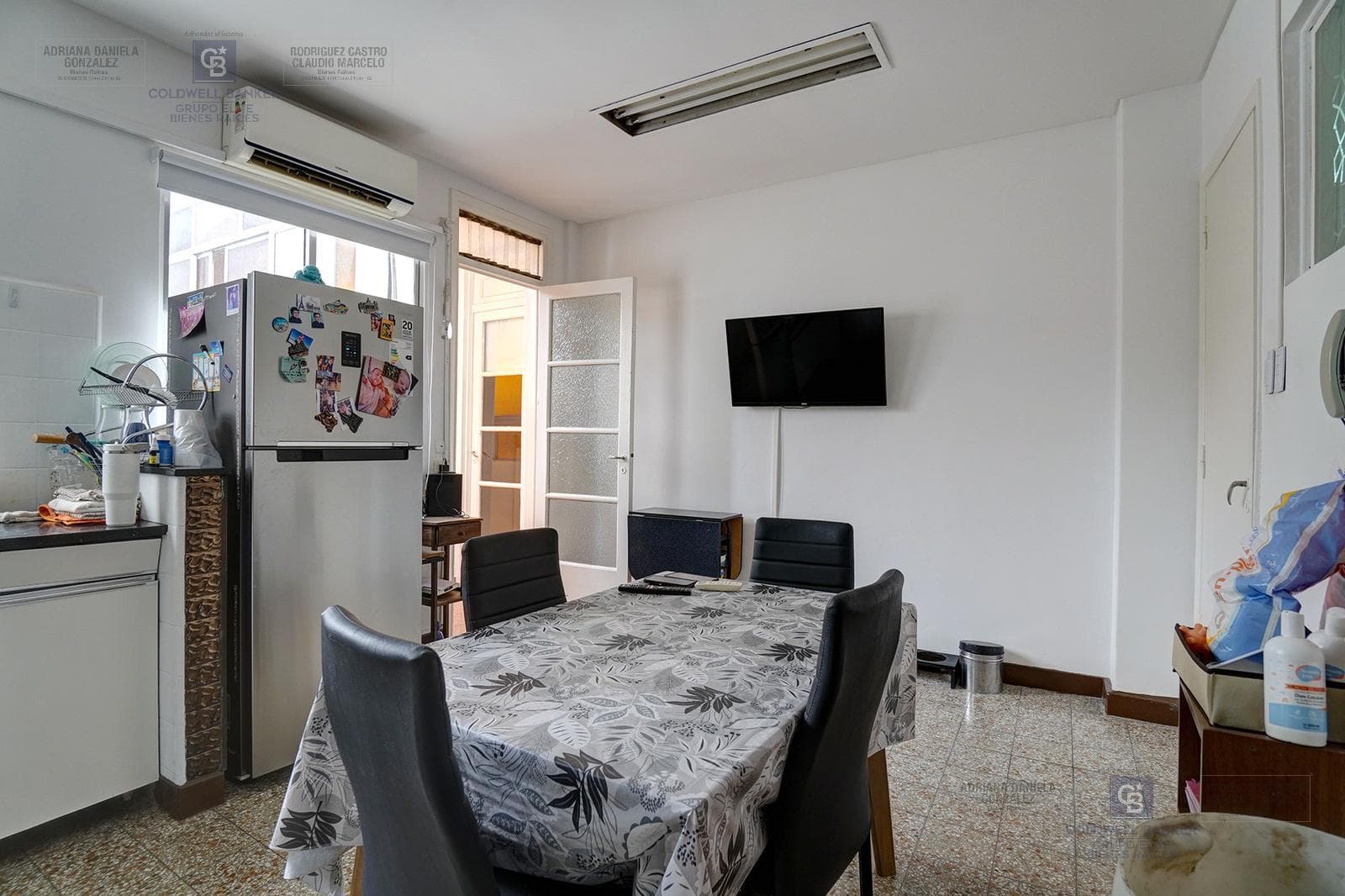 3-room apartment for sale in the Floresta neighborhood.
