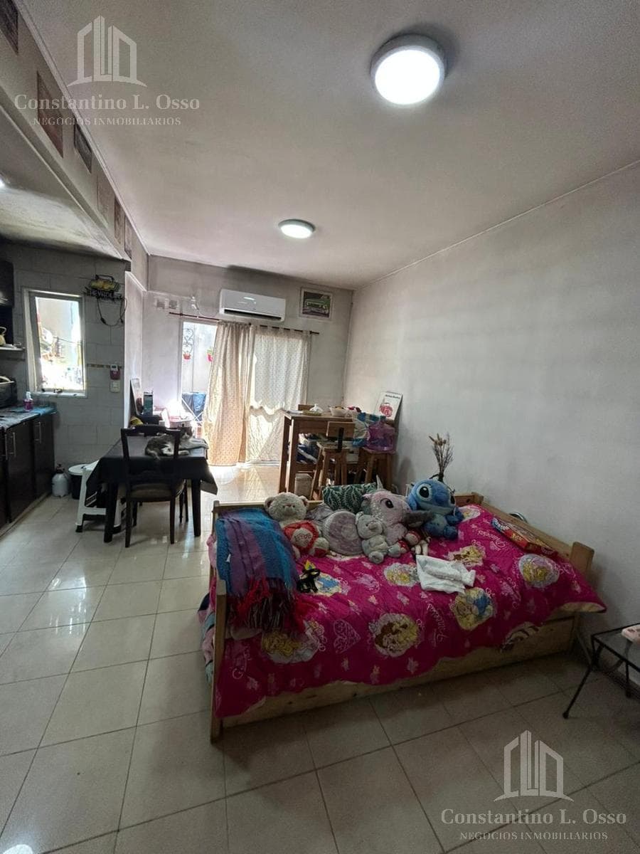 Apartment with a patio in Remedios de Escalada