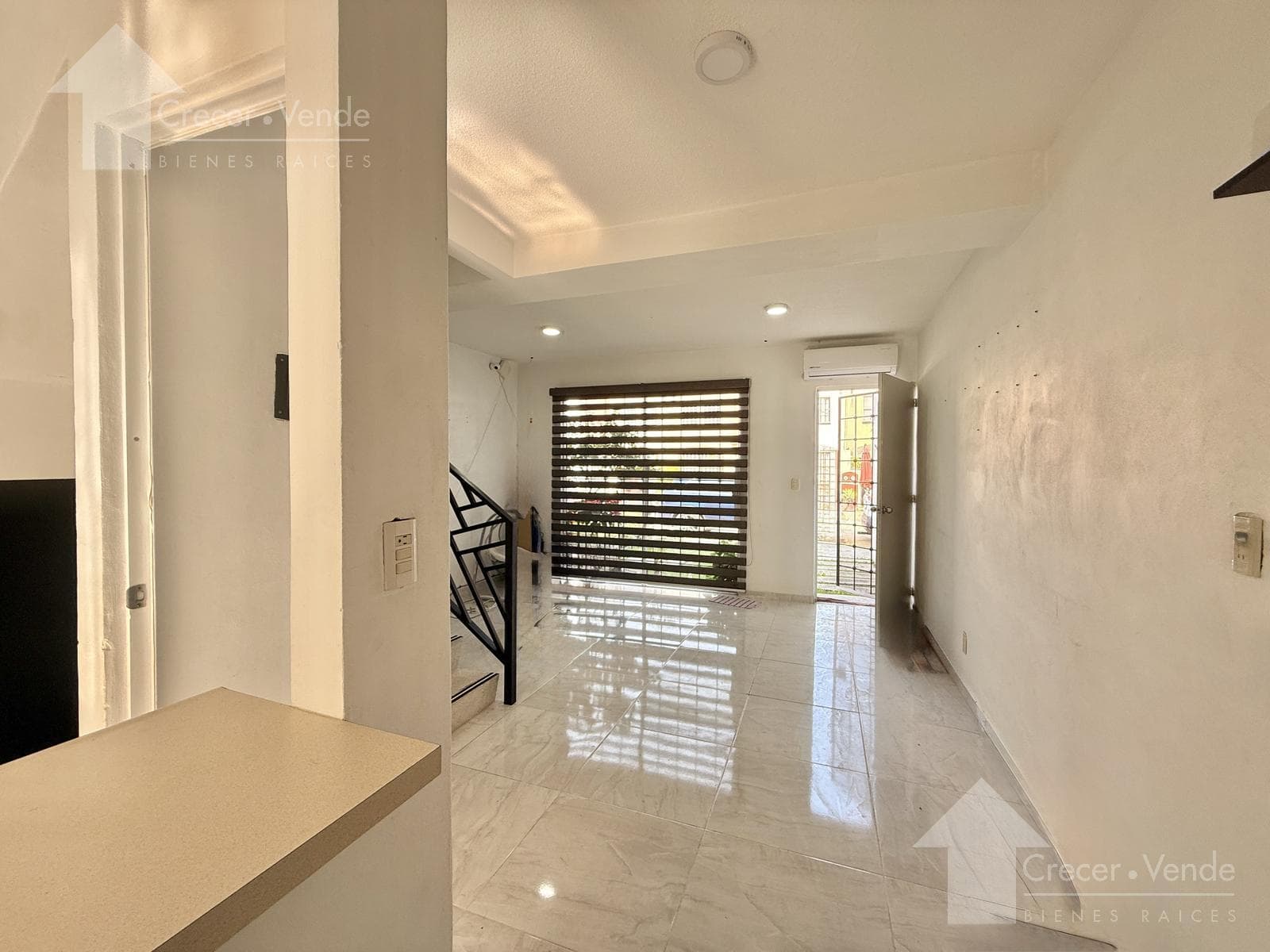 House in a Condominium Complex in the Paseos del Río Subdivision, South of Cuernavaca