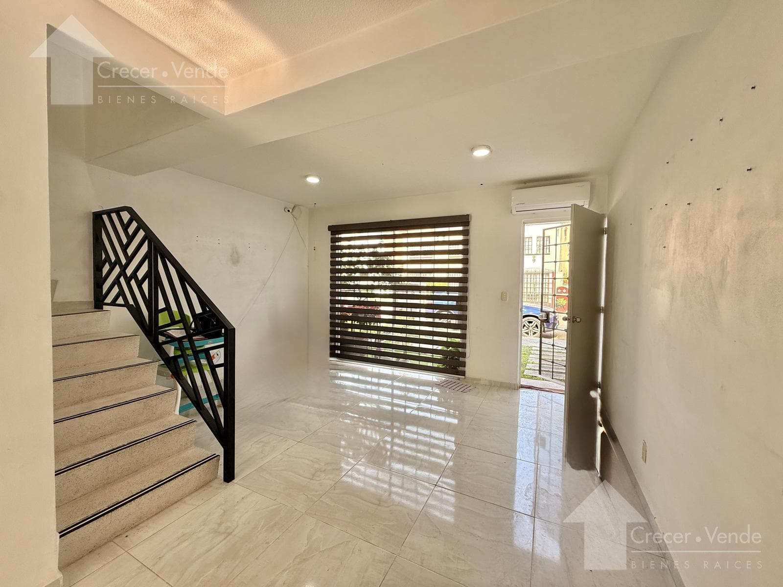House in a Condominium Complex in the Paseos del Río Subdivision, South of Cuernavaca