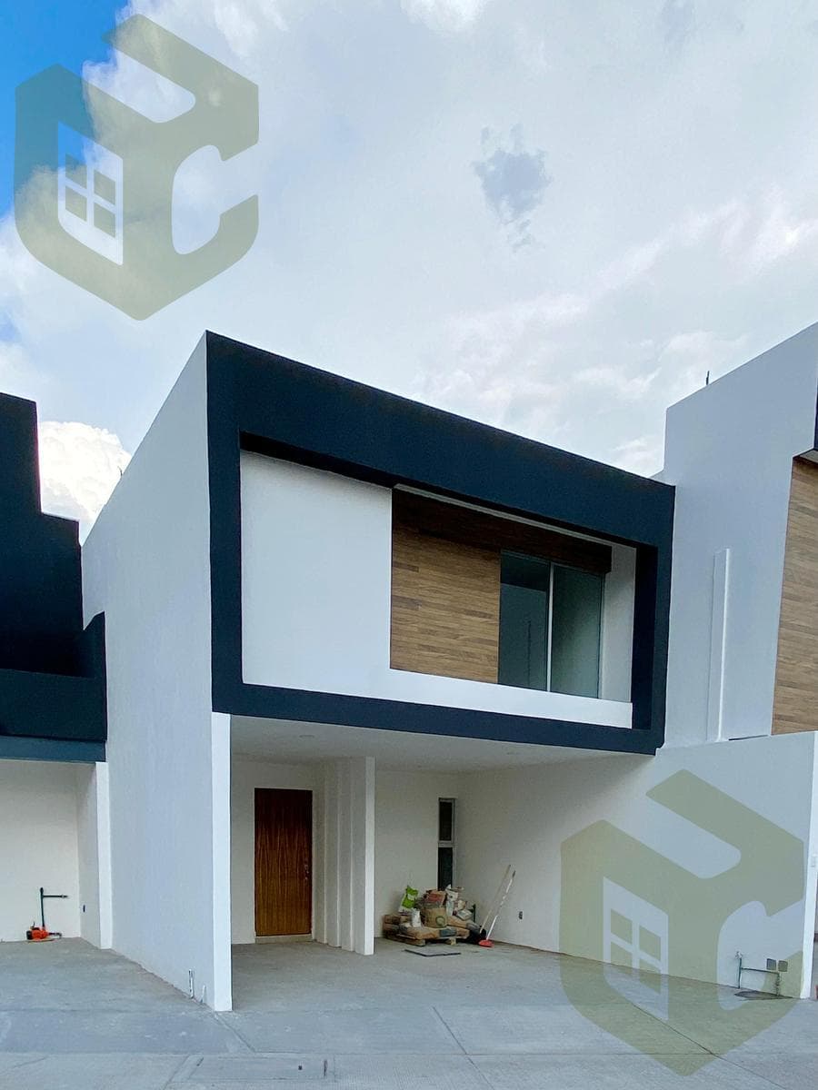 HOUSE IN THE BOUTIQUE SUBDIVISION