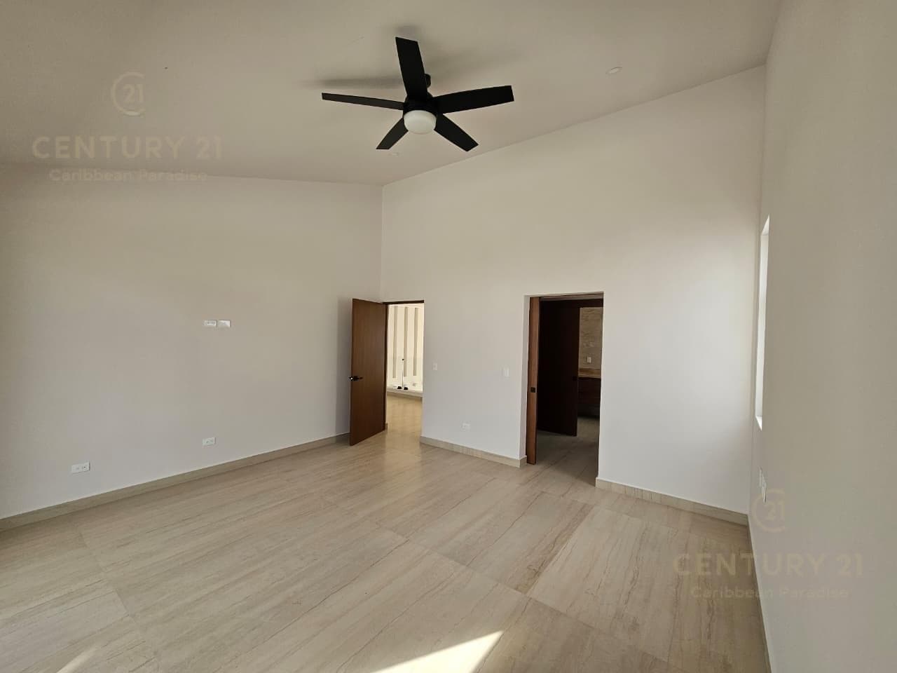 4-Bedroom House for Sale in Lagos del Sol, Cancún | New Construction with Panoramic Lake Views | C4114