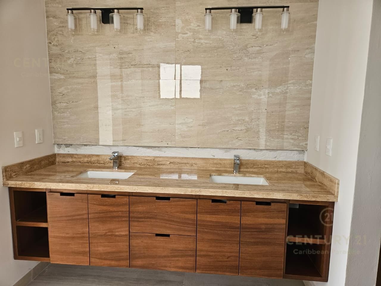 4-Bedroom House for Sale in Lagos del Sol, Cancún | New Construction with Panoramic Lake Views | C4114