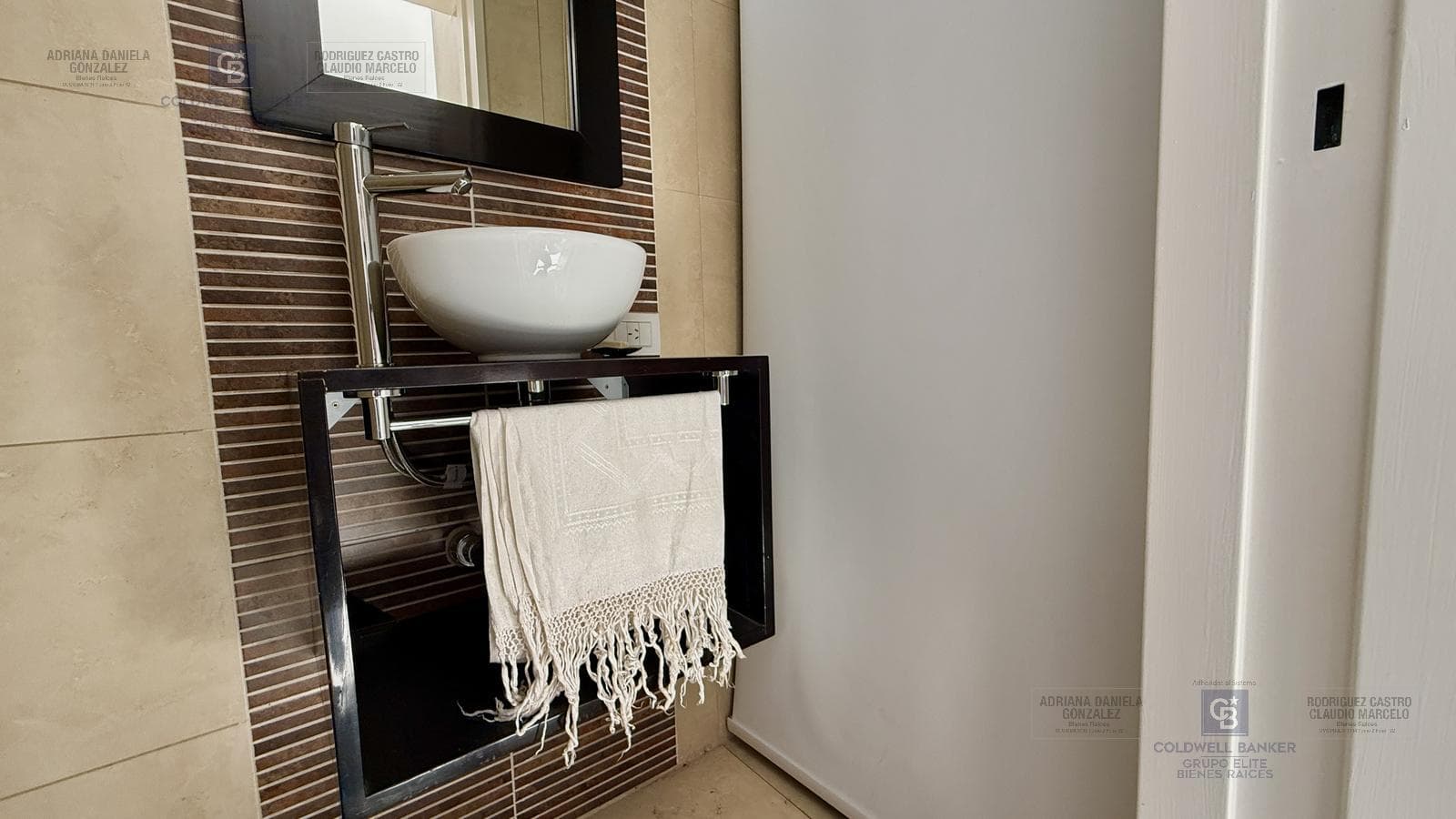 3-room penthouse for sale with no maintenance fees and a terrace in Villa Urquiza