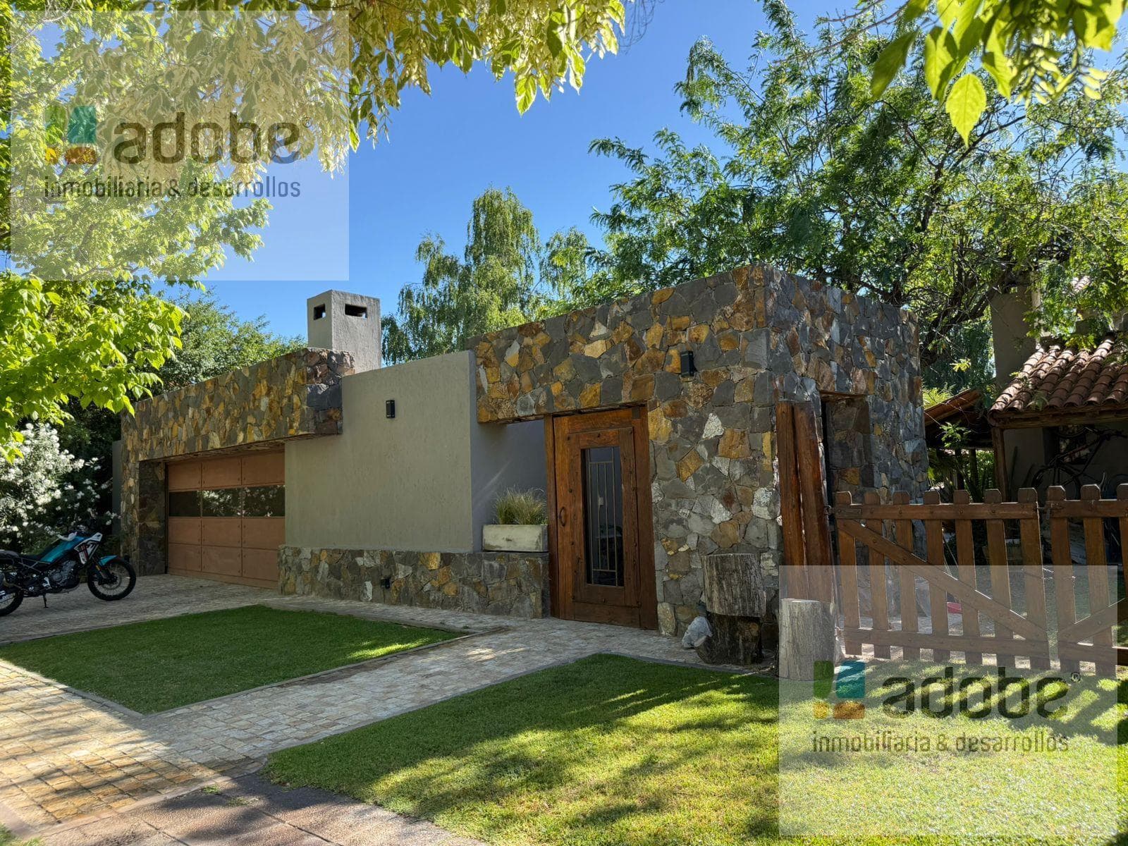House in the Rincón de Chacras neighborhood—Luján de Cuyo