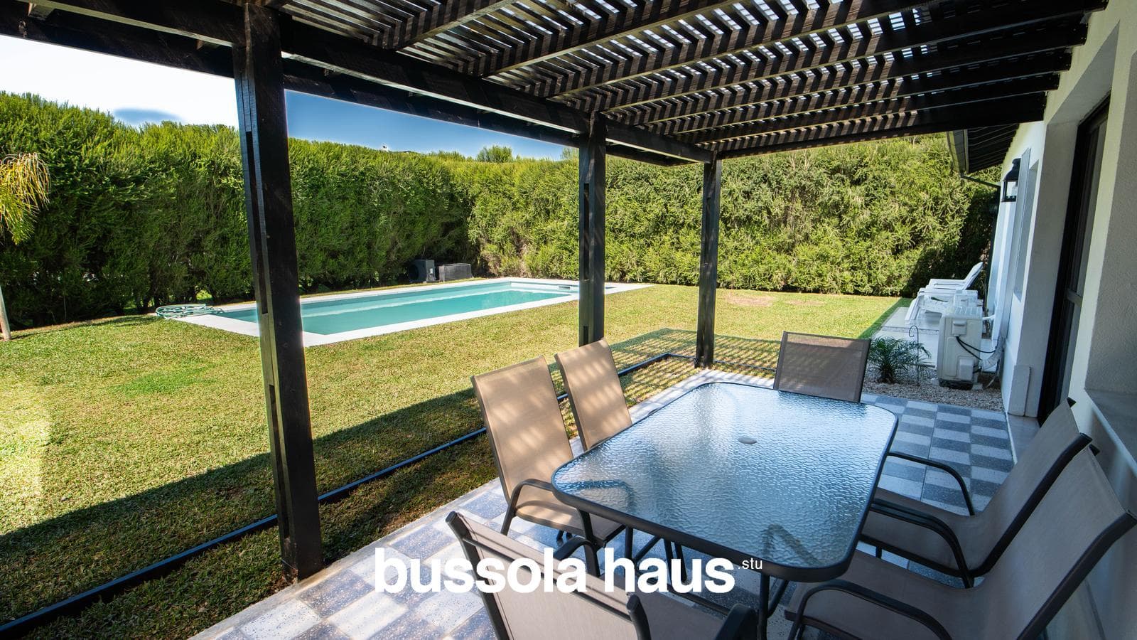 Casa en venta de 5 ambientes en una planta con pileta en Cantón Escobar