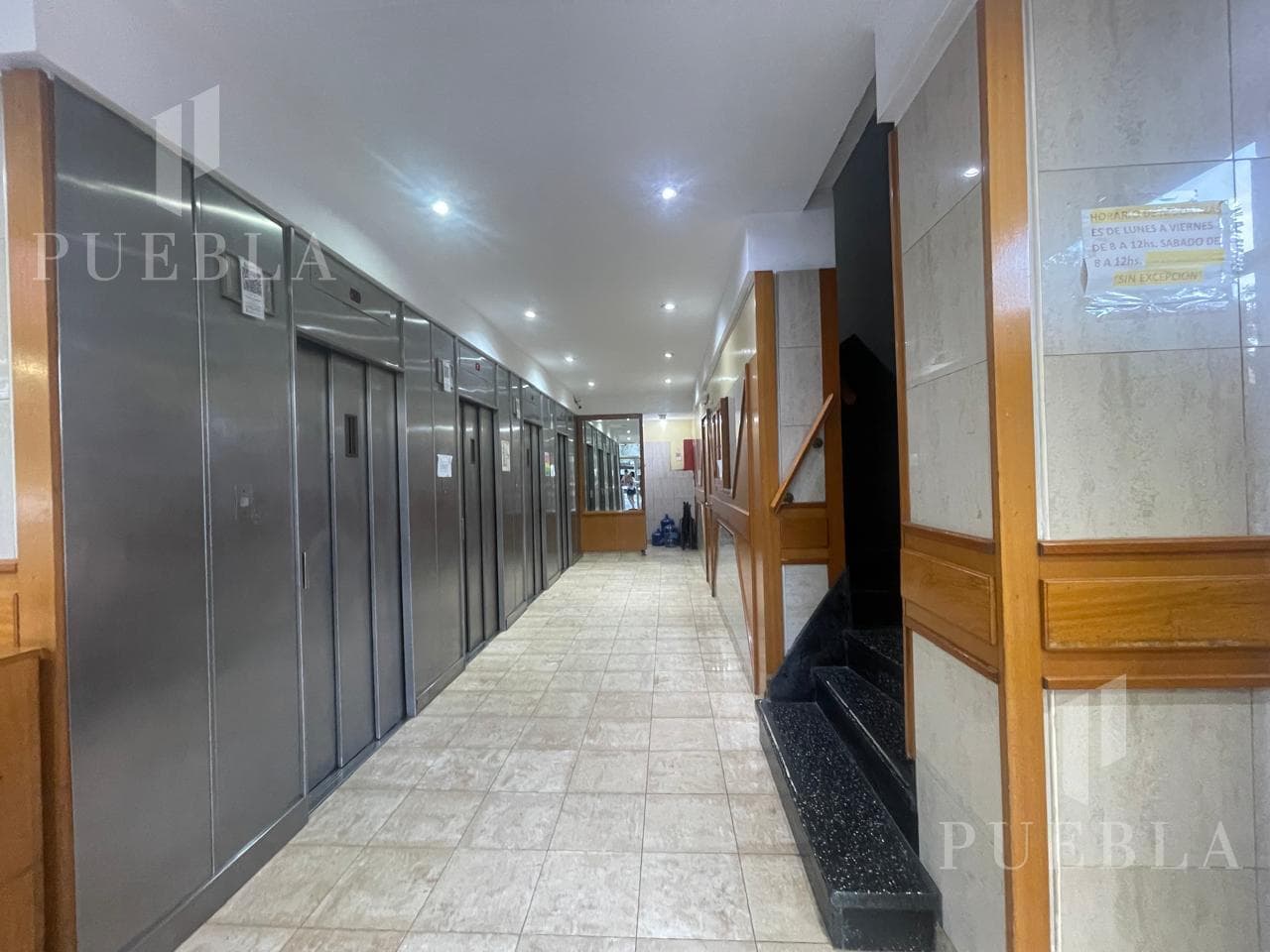 Apartment for sale: 3-room unit with a wrap-around balcony, 19th floor, unobstructed view, Parque Patricios.