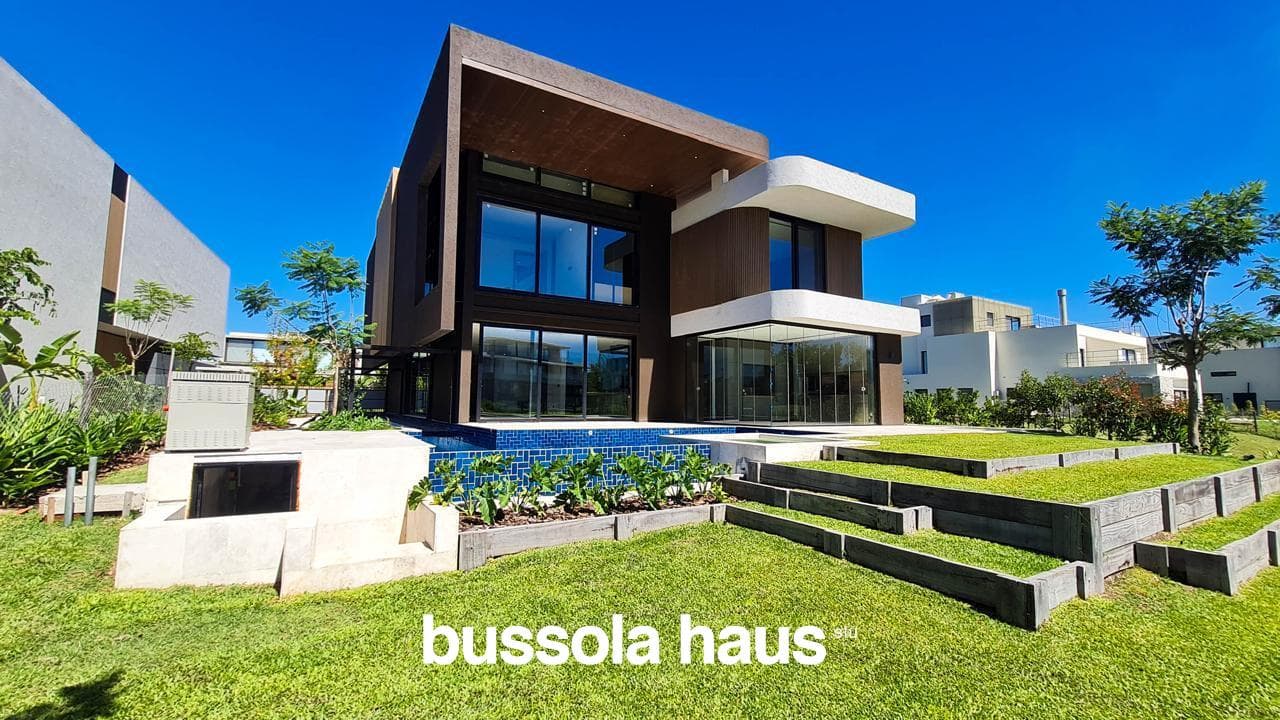 4-Bedroom House for Sale by the River in El Yacht Nordelta